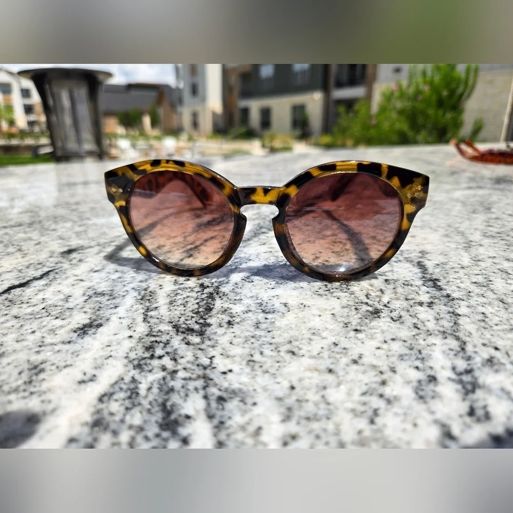 Olsenboye vintage Style round glasses Tortoise Color